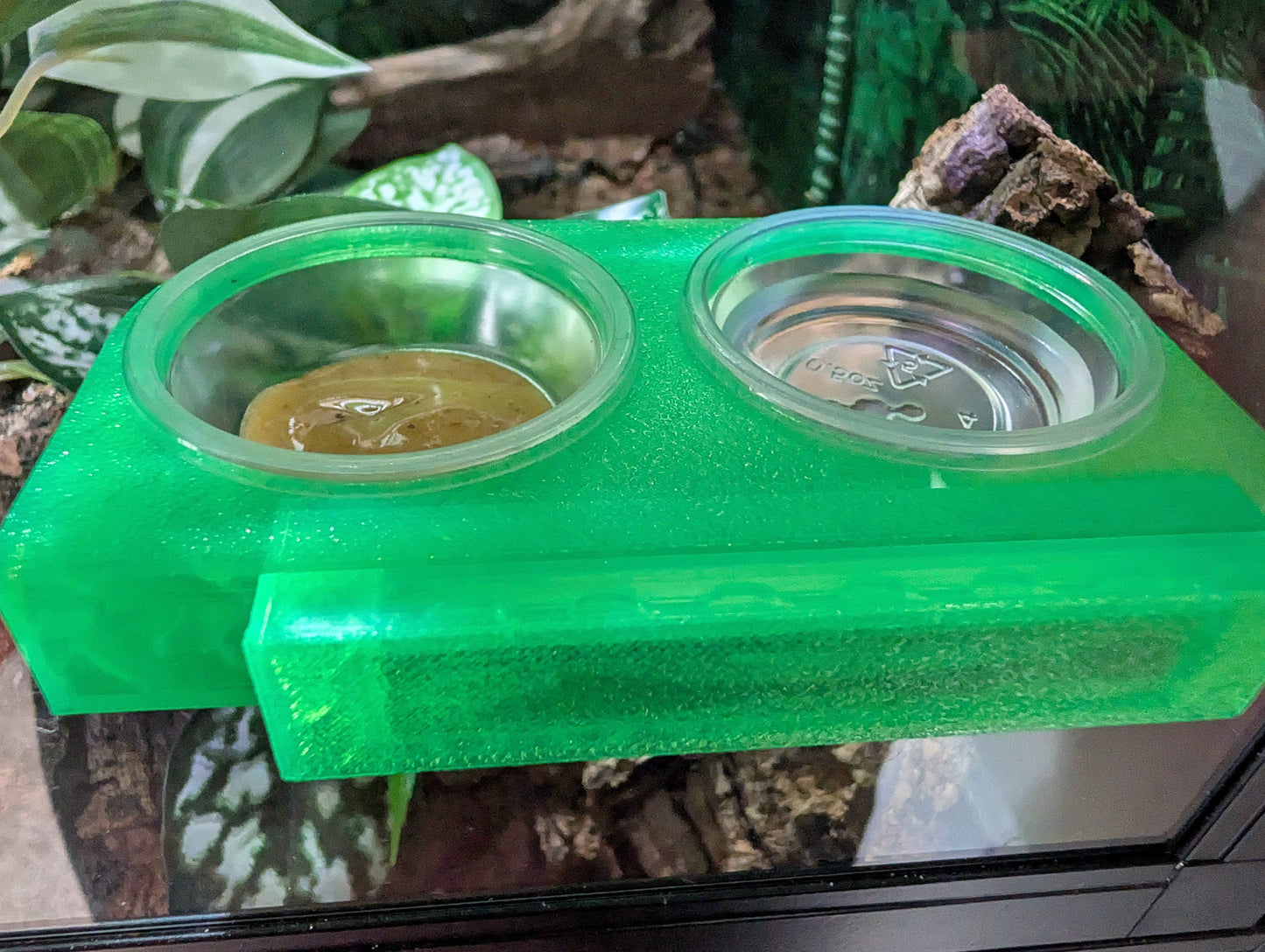 Magnetic Reptile Food and Water Ledge | Double Bowl Gecko Feeder | 0.5 oz Cup Holder for Crested Geckos, Lizards, and Small Reptiles