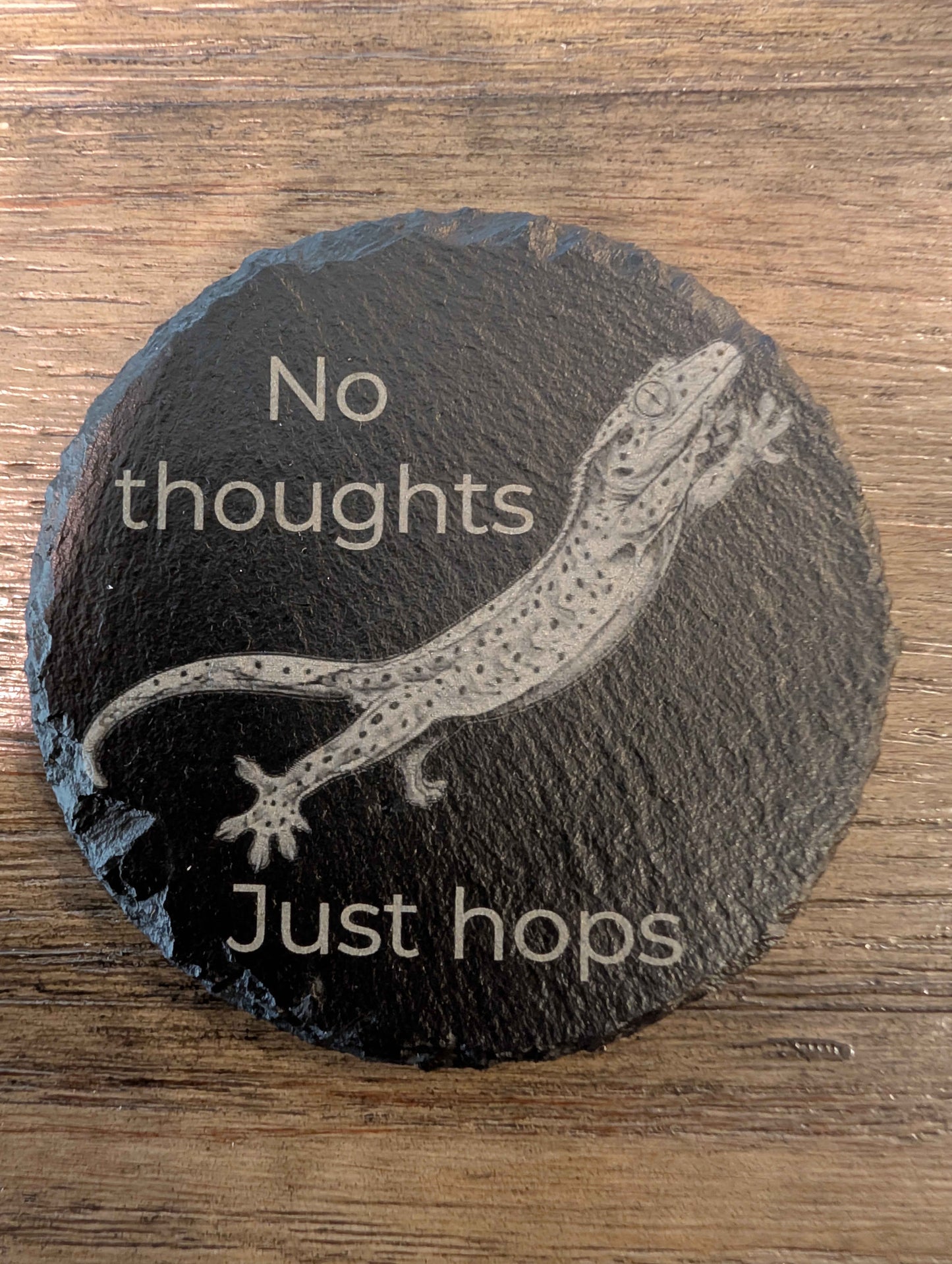 Crested Gecko Slate Coaster – Laser Engraved Natural Stone Drink Coaster with Non-Slip Feet
