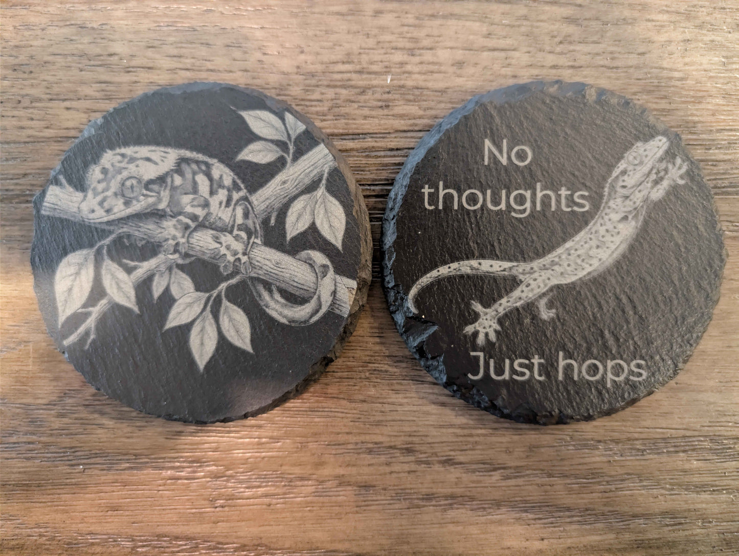 Crested Gecko Slate Coaster – Laser Engraved Natural Stone Drink Coaster with Non-Slip Feet