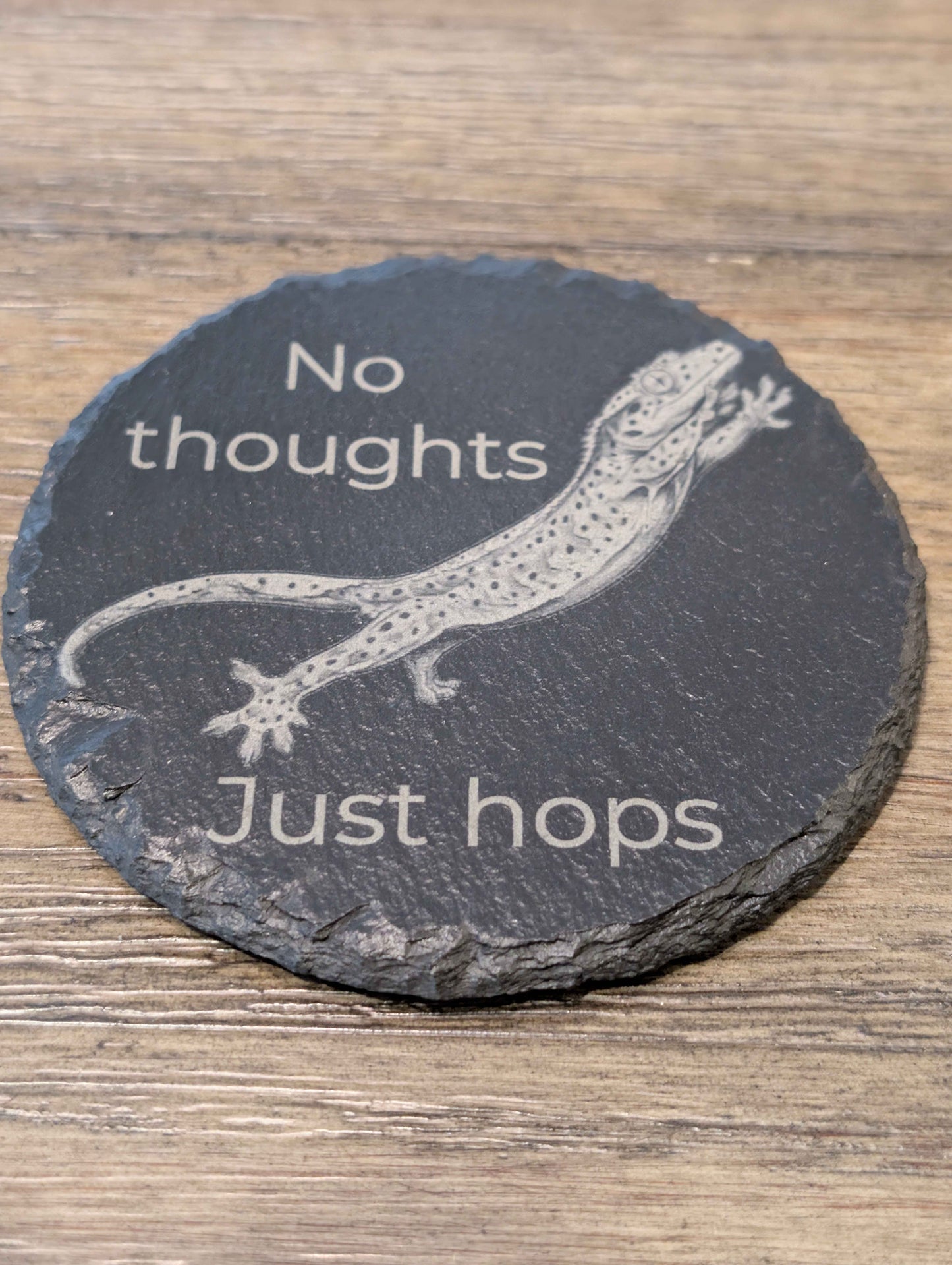 Crested Gecko Slate Coaster – Laser Engraved Natural Stone Drink Coaster with Non-Slip Feet